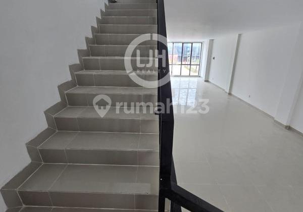 For Sale: 3 Commercial Shops (Ruko) at Garden Avenue, Bengkong 2