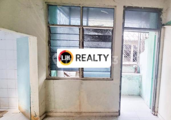 Attached Shop House Hook for Business Space in Bumi Sarana Shop House 2