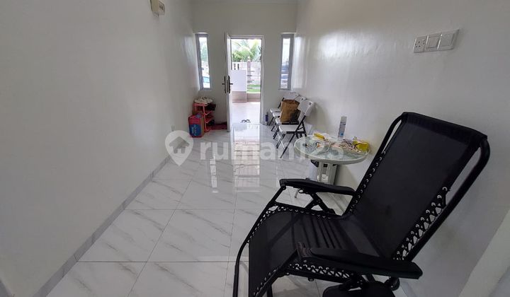 Disewa Rumah Cantik Semi Furnished di Perumahan Palm Beach 2