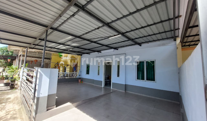 Disewakan Rumah Semi Furnished di Perumahan Palm Beach