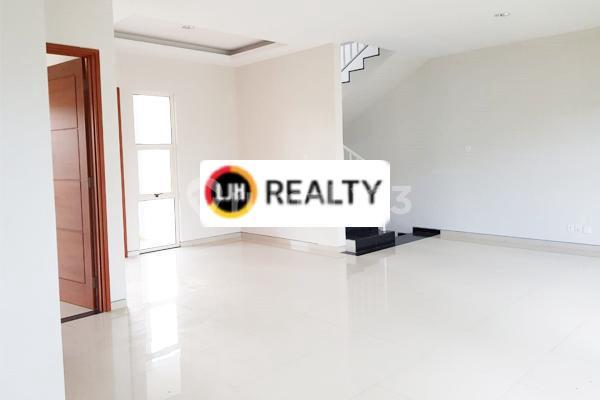 The Home Southlinks 2-Story House 2