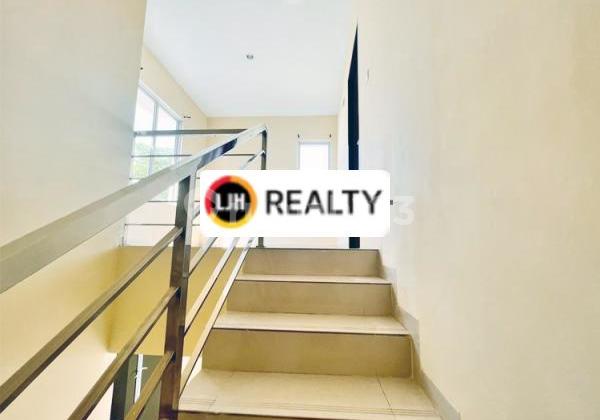 Rumah Hook 2 Lantai di Perum Monde Residence 2