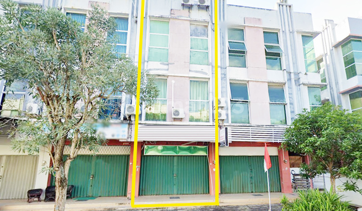 3-Story Ready-to-Use Shophouse in The Central Business Sukajadi Complex