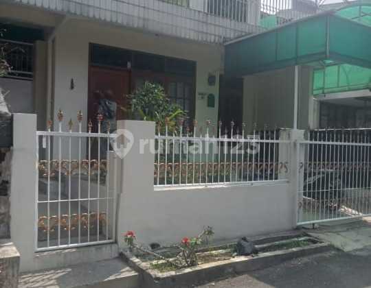 Rumah 2 Lantai SHM Area Riau Dekat Gedung Sate Kota Bandung