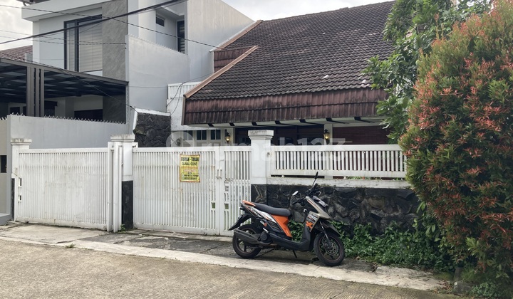 Rumah 2 Lantai SHM Pasar Cihapit Siliwangi Saparua Riau Bandung