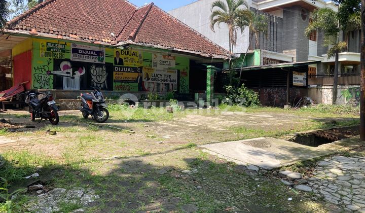 Dutch House Needs Renovation in Supriaman Area, Riau Satay Building