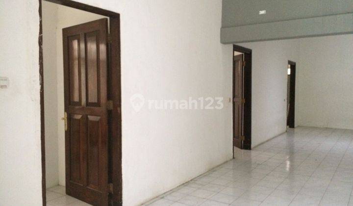 Rumah Lama SHM Lokasi Strategis Area Riau Pusat Kota Bandung 2