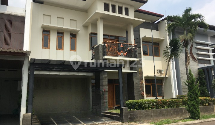 Rumah 2 Lantai SHM Singgasana Mekar Wangi Batununggal Bandung Rumah 2 Lantai SHM Singgasana Mekar Wangi Batununggal Bandung