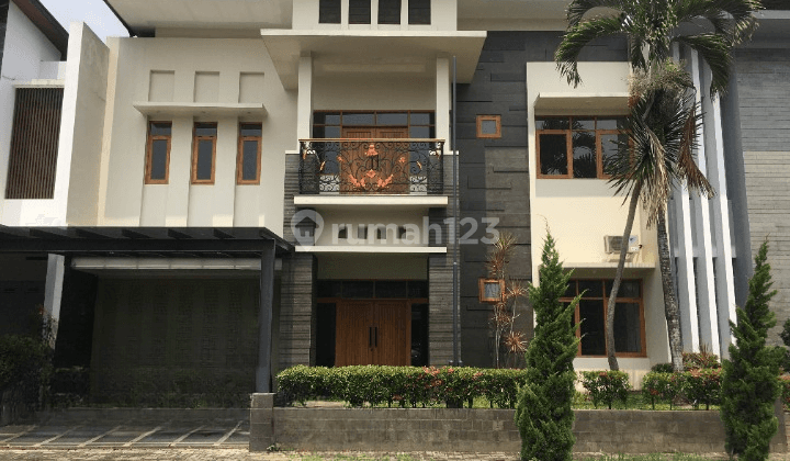 Rumah 2 Lantai SHM Singgasana Mekar Wangi Batununggal Bandung  1