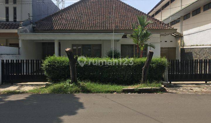 Rumah Belanda SHM Strategis Area Bengawan Riau Supratman Bandung 1