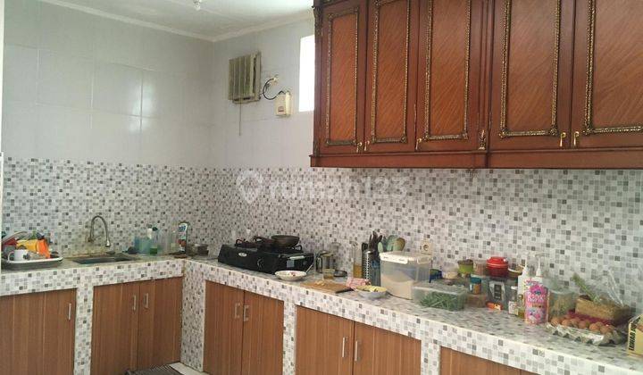 dapur rumah 2 lantai siap huni