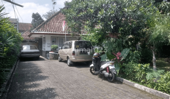 Rumah Belanda SHM Mainroad Riau Martadinata Kota bandung