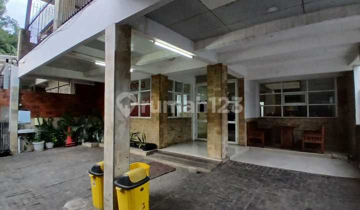 Rumah Disewakan 2 Lantai Area Riau Dekat Gedung Sate Kota Bandung 2