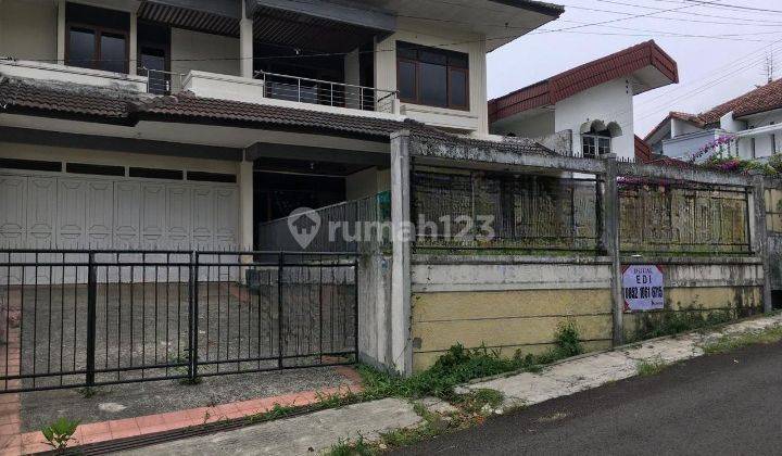 Rumah 2 Lantai SHM Ada Kolam Renang Area Setiabudi Kota Bandung 1