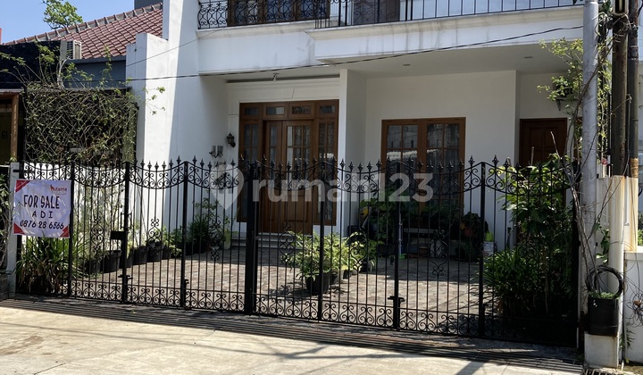 Rumah 3 Lantai Bagus SHM Area Riau Martadinata Kota Bandung