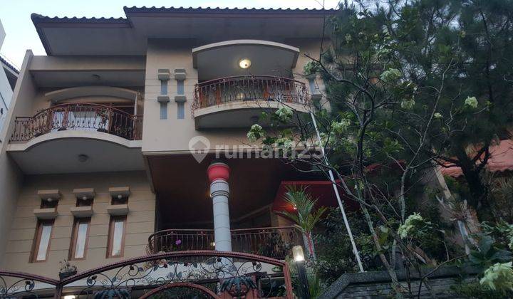 Rumah 3 Lantai Bagus Siap Huni SHM Gegerkalong Bandung 2