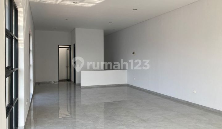 3-Story Strategic Shop House in Riau Dago Area, Near Bip, Bec, Unisba, Unpas 2