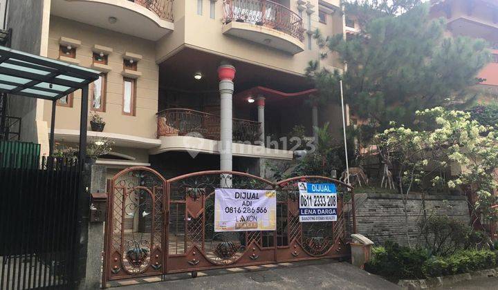 Rumah 3 Lantai Bagus Siap Huni SHM Gegerkalong Bandung 1