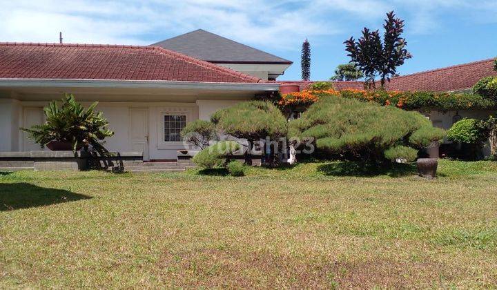 Rumah Villa 2 Lantai Halaman Luas SHM Area Lembang Bandung Utara 2