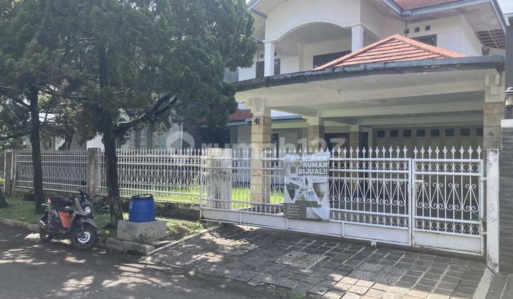 Ready-to-Live 2-Bedroom House with SHM, Front and Back Yard in Dago Area, Bandung
