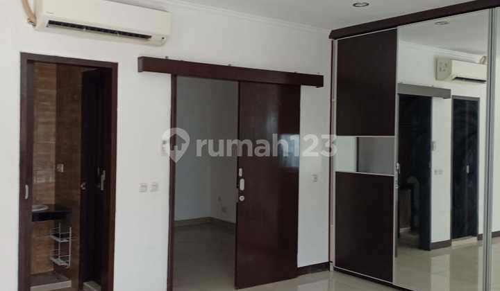 Rumah 3 Lantai Siap Huni. Green Ville Jakarta 1
