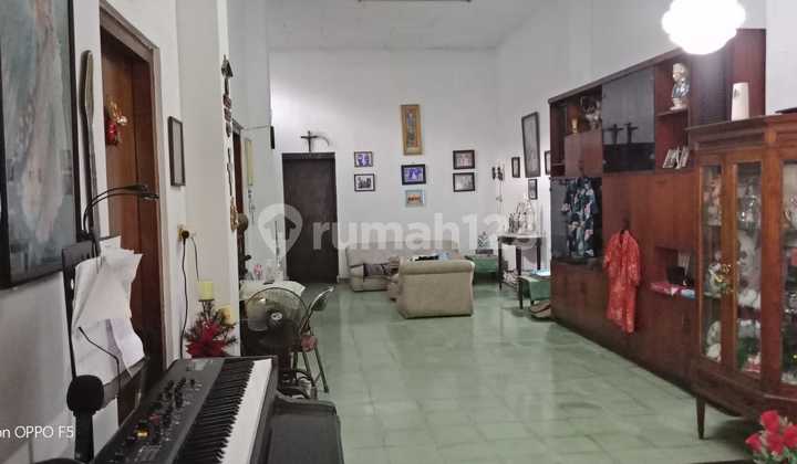 2-Story House. Strategic Location in Cikini Area 2