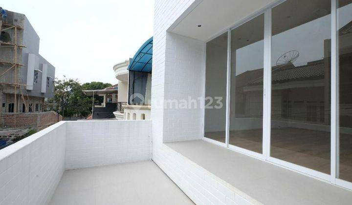 Rumah Bagus Minimalis, Bangunan Baru. di Taman Ratu Jakarta Barat 1