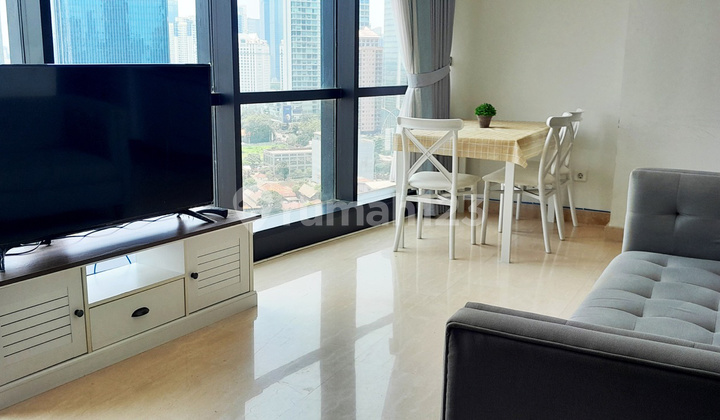 ruang keluarga apartemen sudirman suites, bagus dan