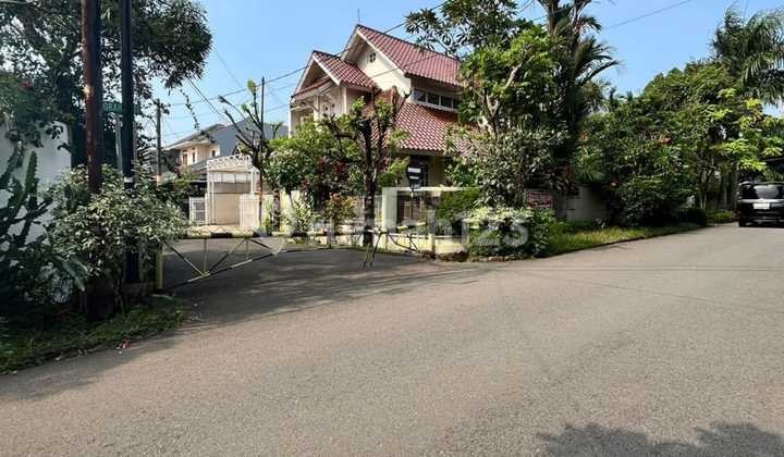 Rumah 2 Lantai Vintage American Style. Pesanggarah