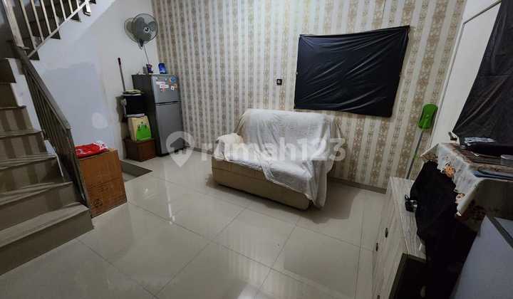 Rumah 3 Lantai Akses Jalan 2 Mobil. di Cempaka Putih 2