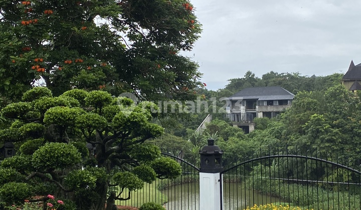 Rumah Mewah Bergaya Modern di Sentul City
