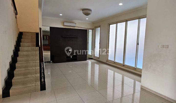 Disewakan Rumah Sutera Mentari Alam Sutera Semi Furnished  1