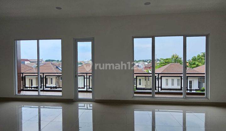 Dijual Rumah Mewah 3 Lantai Siap Huni  1