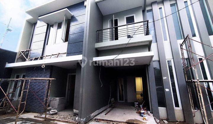 Rumah 2 Lantai di Komplek BillyMoon Pondok Kelapa SHM 1