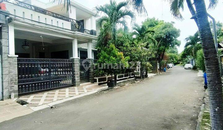 Rumah Mewah Siap Huni Ada Kolam Renangnya Di Komplek Perumahan 2