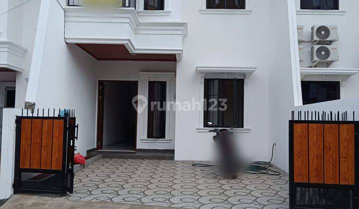 Rumah 2 Lantai Siap Huni Dekat Tip Top Swalayan 1