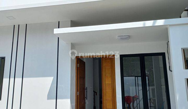 Rumah Modern Minimalis Di Komplek Pondok Kelapa 2