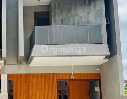 Rumah Siap Huni Dalam Komplek Dekat Ke Akses Tol 1