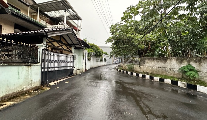 Rumah Hoek Strategis Hanya 50m Dari Jalan Raya Bogor Baru 1