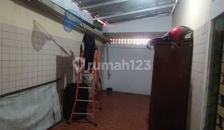 Rumah tengah kota sukasari 3 Hoek 8