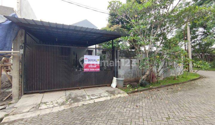 Rumah siap huni kemang regency hoek
 1