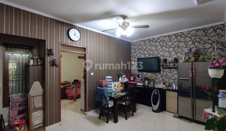 Rumah siap huni kemang regency hoek
 2