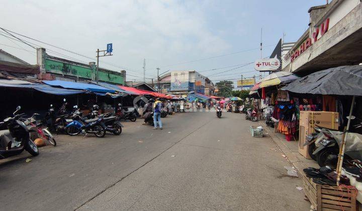Toko ramai di pasar pinggir jalan MA Salmun bogor  1