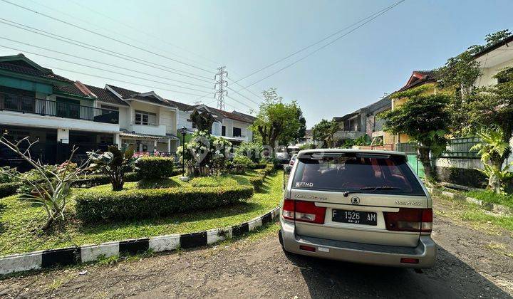 Rumah asri depan taman Baranangsiang Indah BSI 2