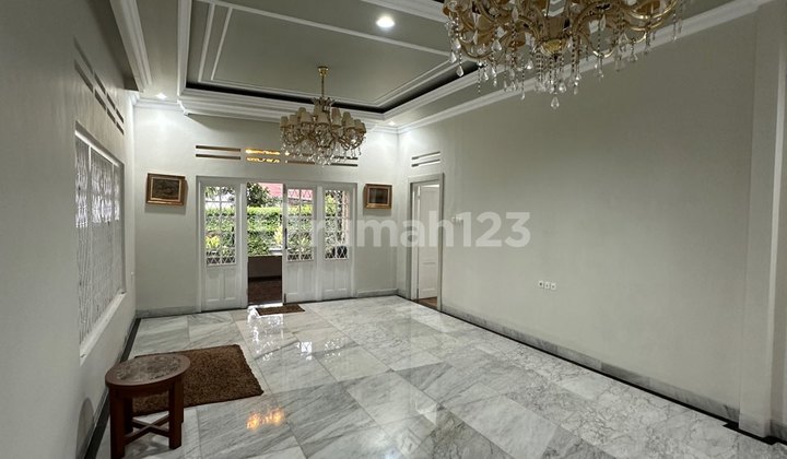 Rumah Bagus Siap Huni Kolam Renang Dekat Jalan Raya Pajajaran Rumah Bagus Siap Huni Kolam Renang Dekat Jalan Raya Pajajaran