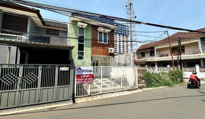 Rumah Bagus 2 Lantai Tengah Kota 1