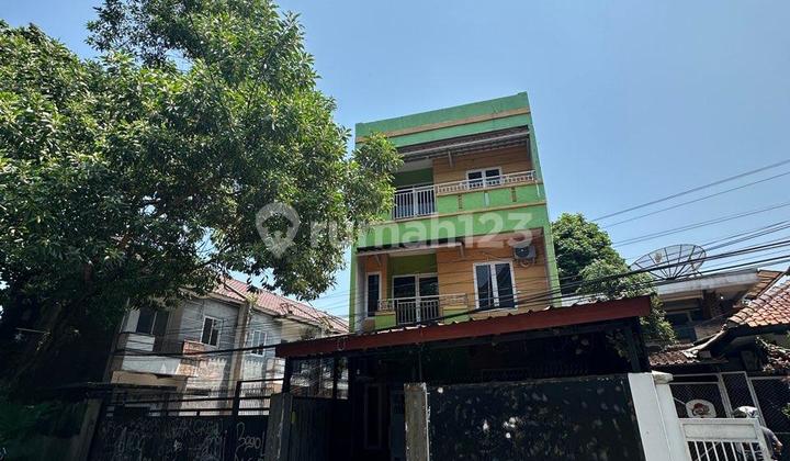 Strategic Shop House on Semboja Street, Central Bogor, Close to the Station Strategic Shop House on Semboja Street, Central Bogor, Close to the Station