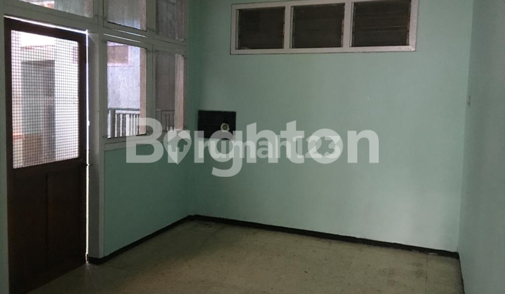 Ready-to-occupy house in Pucang Anom, Surabaya 2