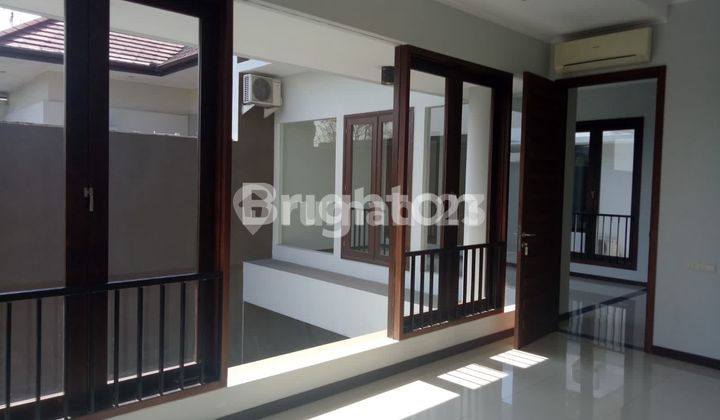 Rumah minimalis terawat graha famili Surabaya barat 2
