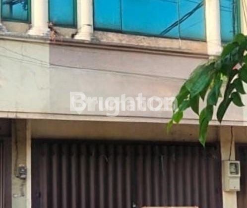 Ready-to-use shop house at Pengampon Square, North Surabaya. Ready-to-use shop house at Pengampon Square, North Surabaya.